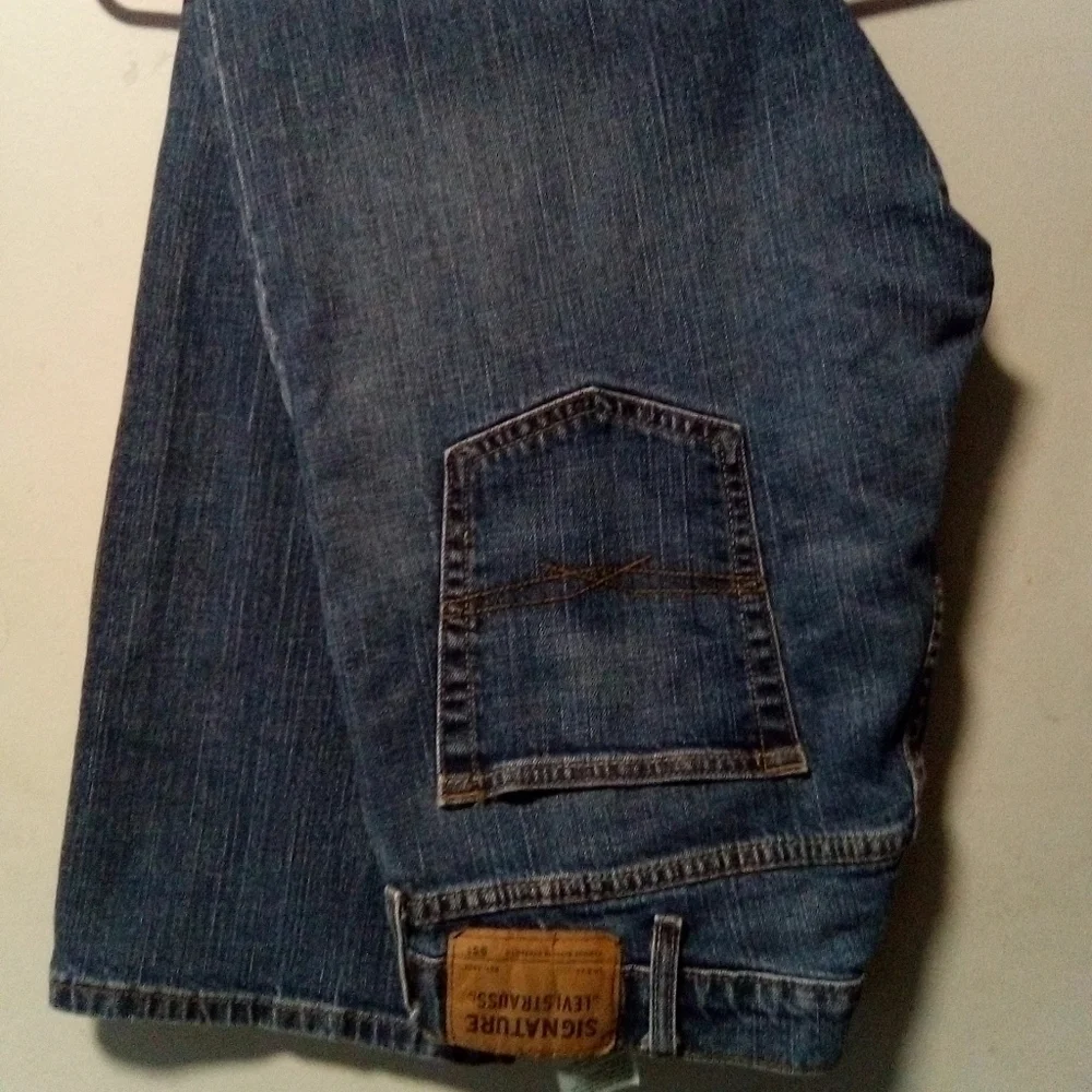 Levi's. Men's signature S51 straight leg blue jeans. Size 38X30
